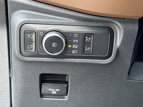 Used 2024 Ford Bronco Outer Banks AWD/4WD image 25