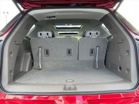 Used 2018 Chevrolet Traverse Premier w/ Driver Confidence II Package FWD image 29
