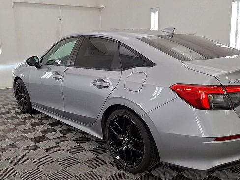 Used 2022 Honda Civic Sport image 2