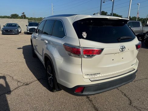 Used 2016 Toyota Highlander XLE AWD/4WD image 5