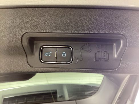 Used 2023 Ford Explorer XLT w/ Equipment Group 202A image 15