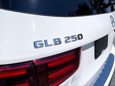 Used 2026 Mercedes-Benz GLB 250 4MATIC image 7
