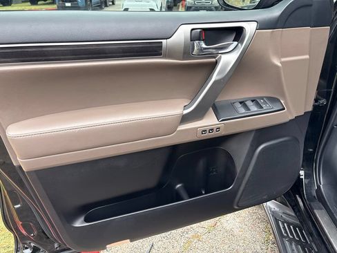 Used 2022 Lexus GX 460 Luxury w/ Off Road Package AWD/4WD image 12