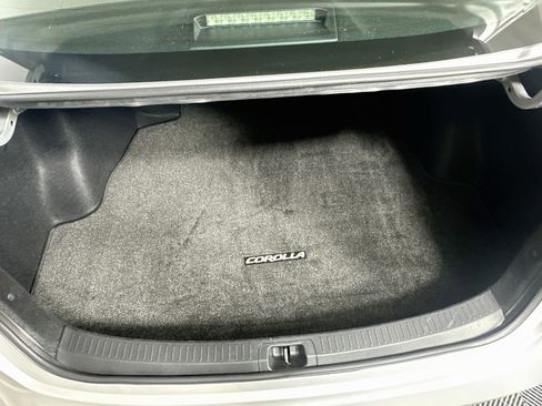 Used 2024 Toyota Corolla LE FWD image 28