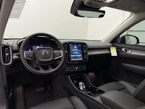 New 2026 Volvo XC40 B5 Plus w/ Climate Package AWD/4WD image 23