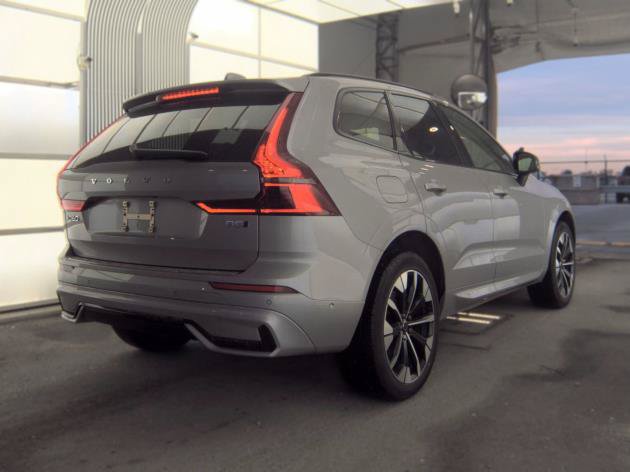 Used 2026 Volvo XC60 B5 Plus AWD/4WD image 4