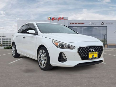 Used 2018 Hyundai Elantra GT FWD image 7