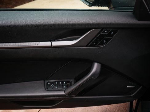 Used 2023 Porsche 911 Carrera 4 w/ Premium Package image 15