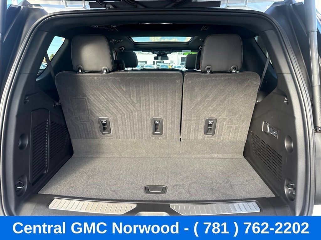 Used 2026 GMC Yukon AT4 AWD/4WD image 11