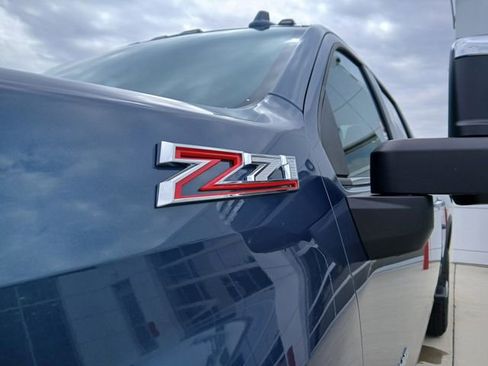 Used 2025 Chevrolet Silverado 2500 LTZ w/ LTZ Premium Package AWD/4WD image 9