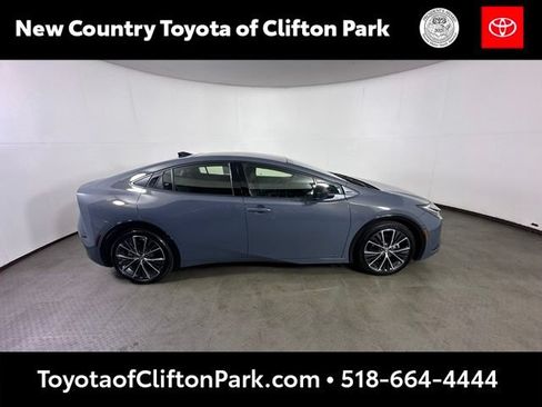 Used 2024 Toyota Prius XLE AWD/4WD image 2