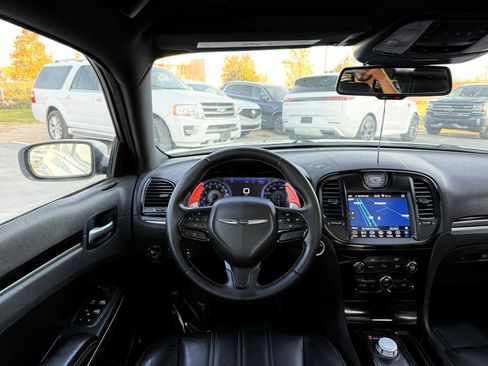 Used 2018 Chrysler 300 S w/ 300S Premium Group image 34