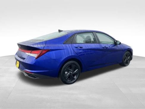 Used 2022 Hyundai Elantra SEL w/ Cargo Package image 8