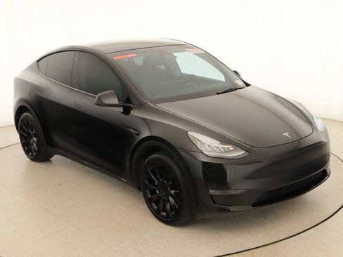 Used 2023 Tesla Model Y Long Range AWD/4WD image 37