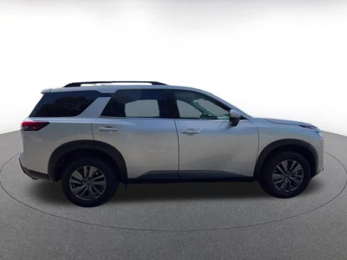 Used 2025 Nissan Pathfinder SV FWD image 16