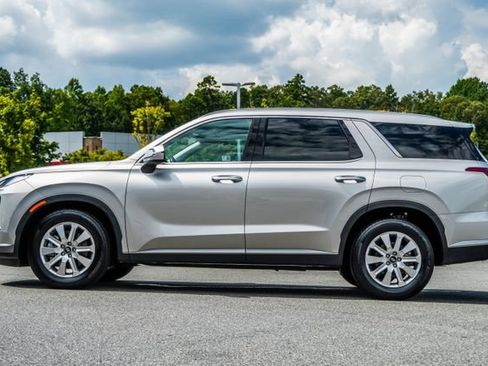 Used 2025 Hyundai Palisade SEL FWD image 9
