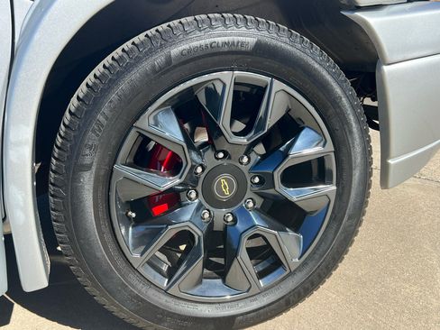 Used 2023 Chevrolet Express 2500 Extended image 7