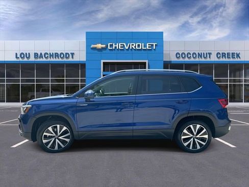Used 2024 Volkswagen Taos SE FWD image 5