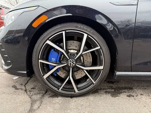 Used 2022 Volkswagen Golf R image 23