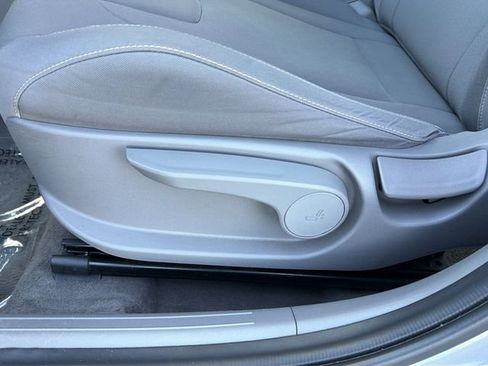 Used 2024 Hyundai Elantra SEL FWD image 21