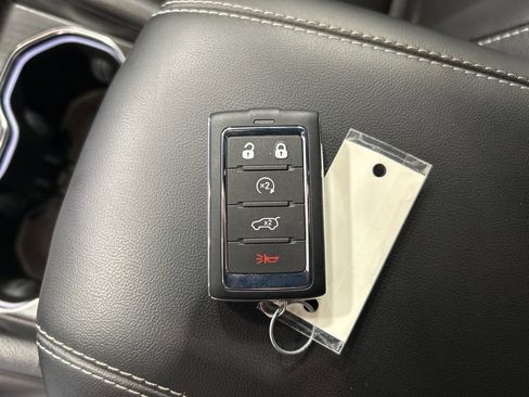 Used 2025 Jeep Grand Cherokee Limited w/ Trailer Tow Package image 23