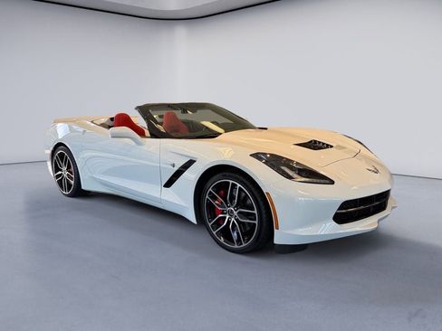 Used 2015 Chevrolet Corvette Stingray Convertible w/ 2LT Preferred Equipment Group RWD image 2