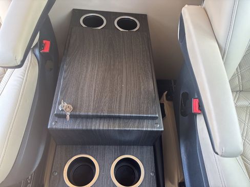 Used 2024 Mercedes-Benz Sprinter 3500 image 48