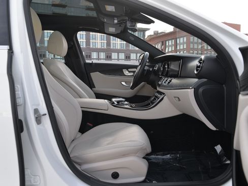 Used 2017 Mercedes-Benz E 300 4MATIC image 15