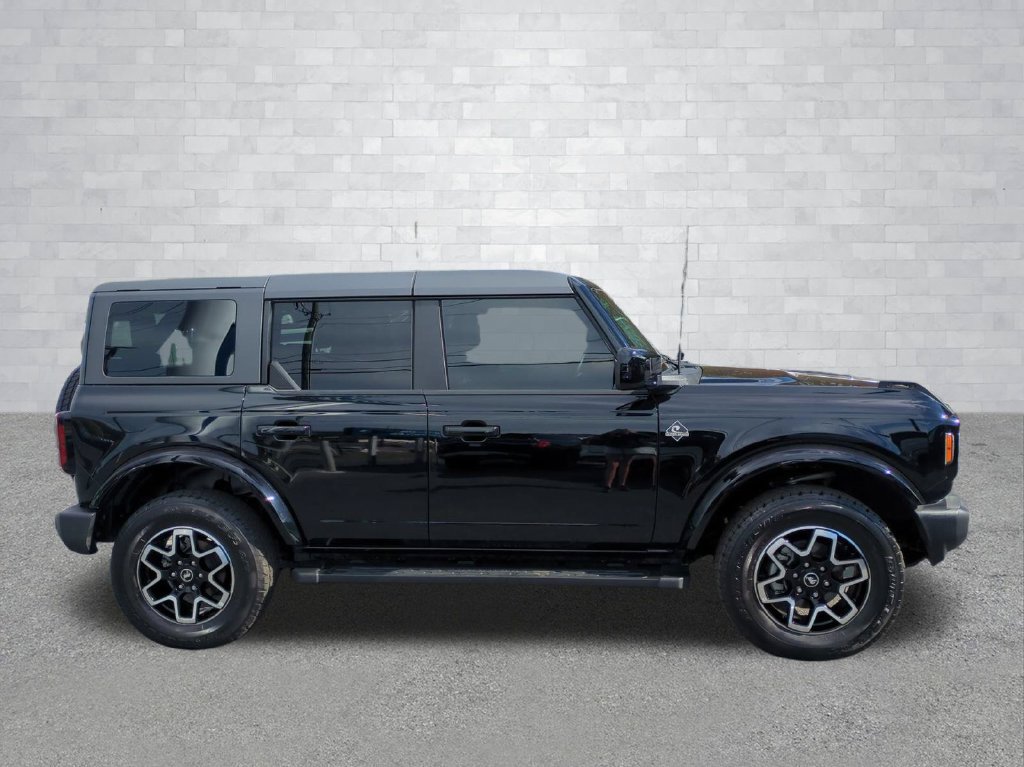 Used 2024 Ford Bronco Outer Banks AWD/4WD image 3