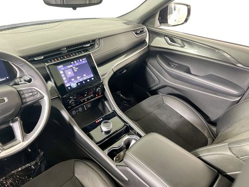 Used 2023 Jeep Grand Cherokee Altitude image 18