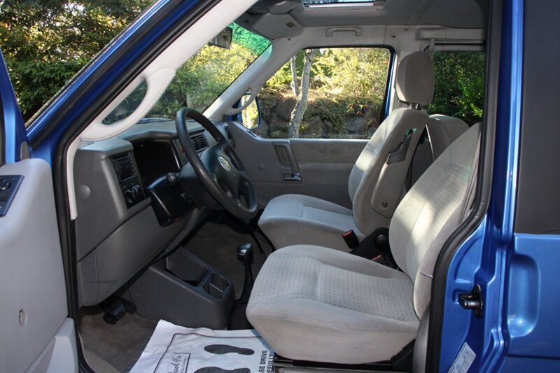 Used 2002 Volkswagen Eurovan MV FWD image 5