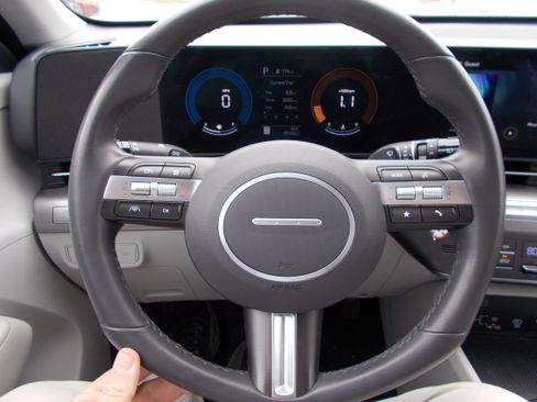 Used 2024 Hyundai Kona SEL image 11