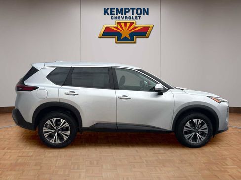 Used 2023 Nissan Rogue SV FWD image 7