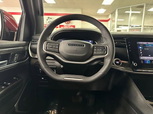 Used 2022 Jeep Wagoneer Series II image 16