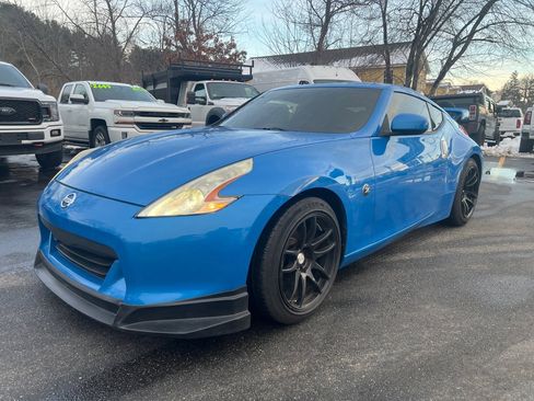 Used 2010 Nissan 370Z Coupe w/ Sport Pkg image 1