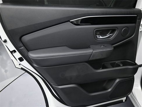New 2025 Honda Pilot Touring image 26