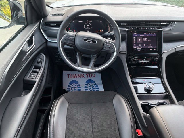 Used 2024 Jeep Grand Cherokee Altitude AWD/4WD image 35