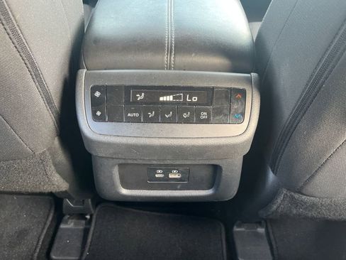 Used 2025 Nissan Pathfinder SV AWD/4WD image 25