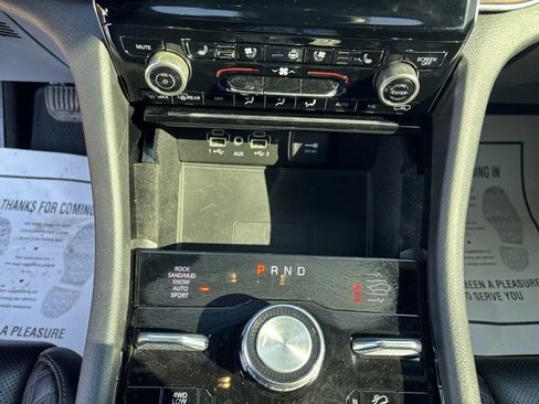 Used 2022 Jeep Grand Cherokee Summit w/ Luxury Tech Group V AWD/4WD image 16