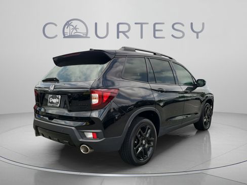 Used 2024 Honda Passport Black Edition image 7