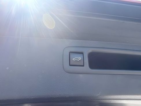 Used 2023 Toyota Highlander XLE FWD image 20