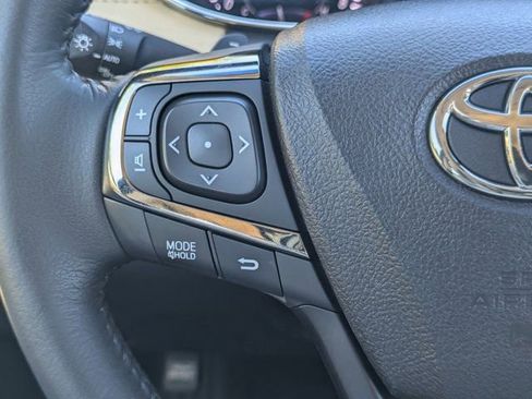 Used 2015 Toyota Avalon XLE FWD image 21