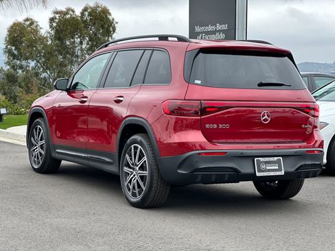 Used 2024 Mercedes-Benz EQB 300 4MATIC image 5