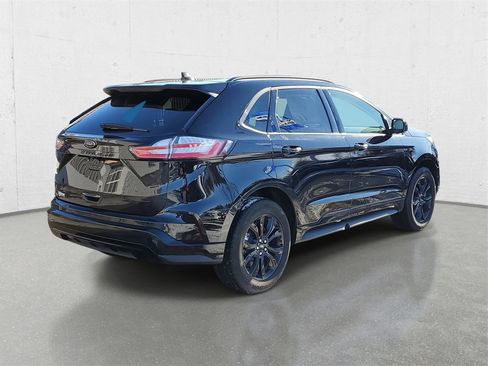 New 2024 Ford Edge SE w/ Black Appearance Package image 7