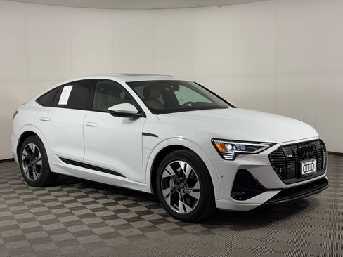 Certified 2023 Audi e-tron Premium w/ Convenience Plus Package AWD/4WD image 7