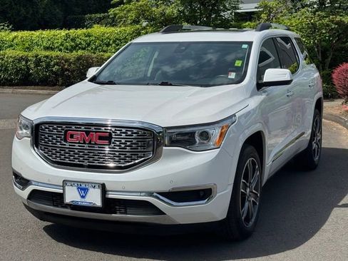 Used 2018 GMC Acadia Denali w/ Technology Package AWD/4WD image 3