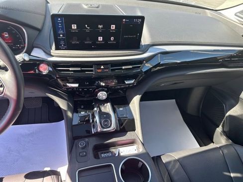 Used 2025 Acura MDX SH-AWD w/ Technology Package image 10
