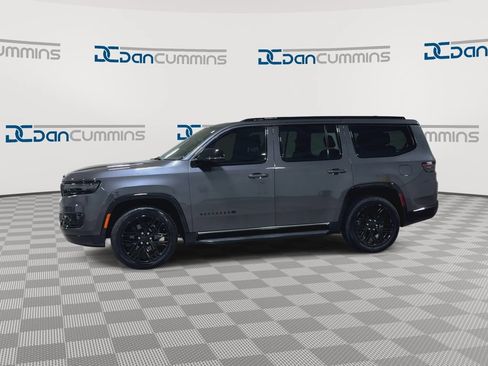 Used 2023 Jeep Wagoneer Series II AWD/4WD image 6