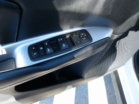 Used 2020 Dodge Journey SE w/ Blacktop Package image 24