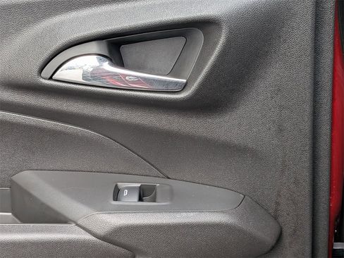 Used 2025 Chevrolet Trax LT w/ LT Convenience Package image 27